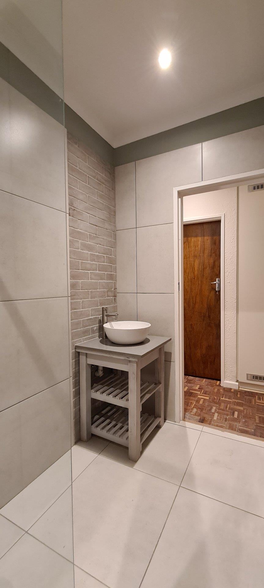 2 Bedroom Property for Sale in Kenilworth Western Cape